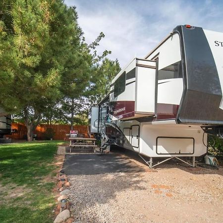 Outdoor Glamping Large 5Th Wheel Setup Ok4A Apartment Moab Exterior foto