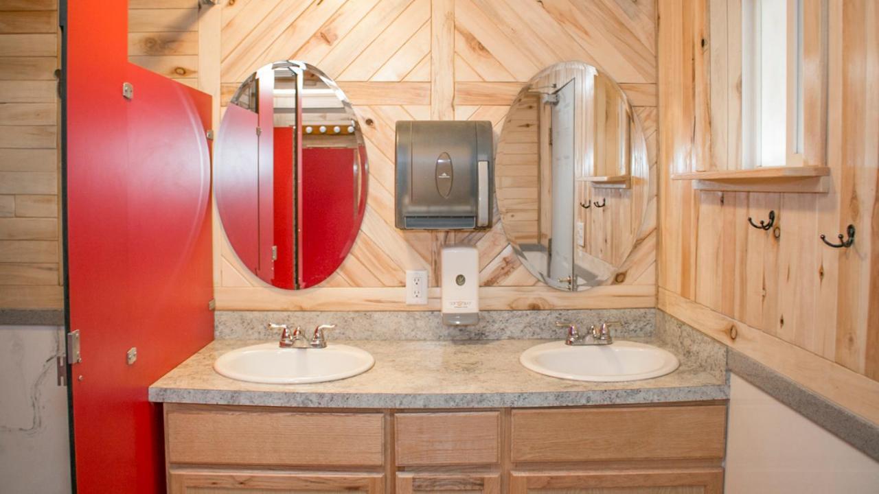 Outdoor Glamping Large 5Th Wheel Setup Ok4A Apartment Moab Exterior foto