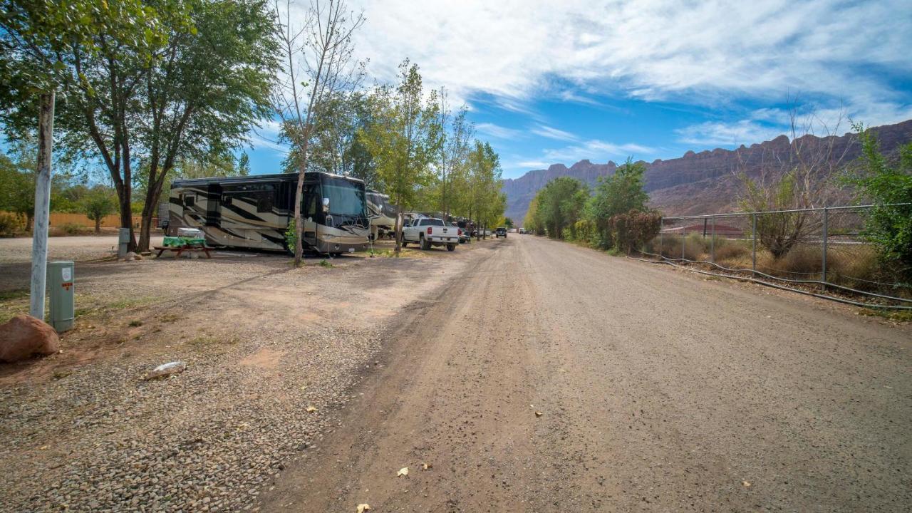 Outdoor Glamping Large 5Th Wheel Setup Ok4A Apartment Moab Exterior foto